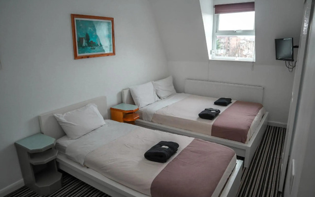 Hotel 261