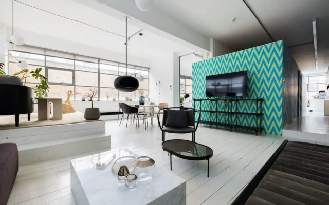Bright Work Live Industrial Loft in Shoreditch