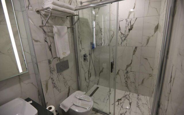 Bayrak Grand Hotel