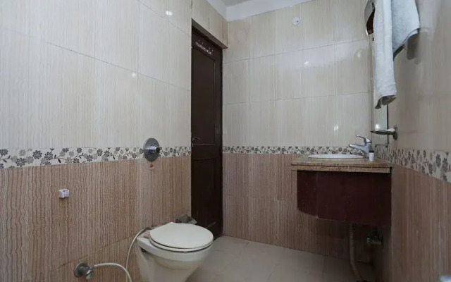 OYO 788 Hotel J S Continental