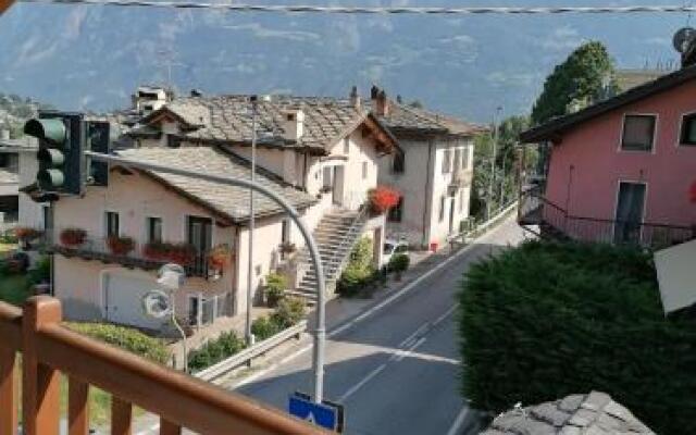 Tra Montagna E Citta