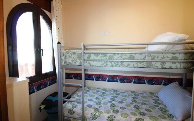 Comely Holiday Home in Empuriabrava With Barbecue