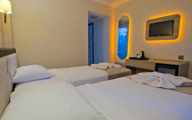 Moni Hotel
