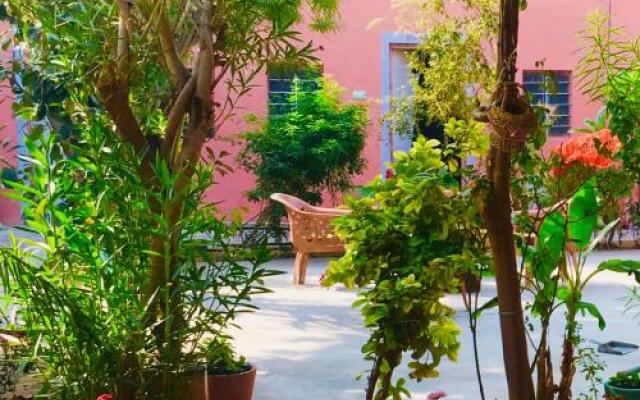 saffron guest house & hostel