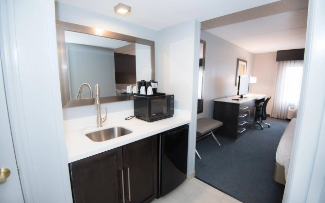 Fairfield Inn and Suites by Marriott Atlanta Airport North