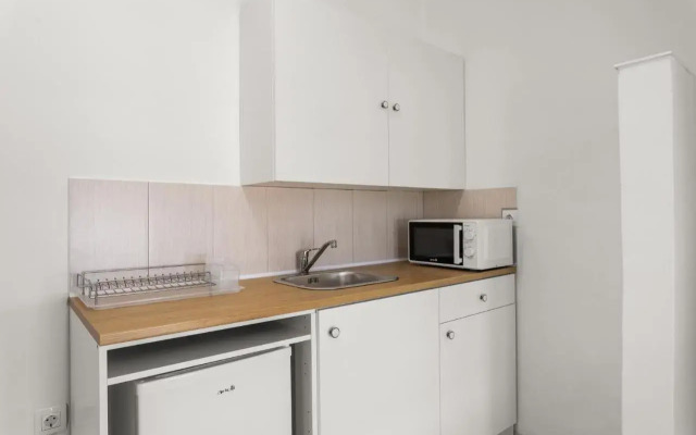 Nikolas Apartments