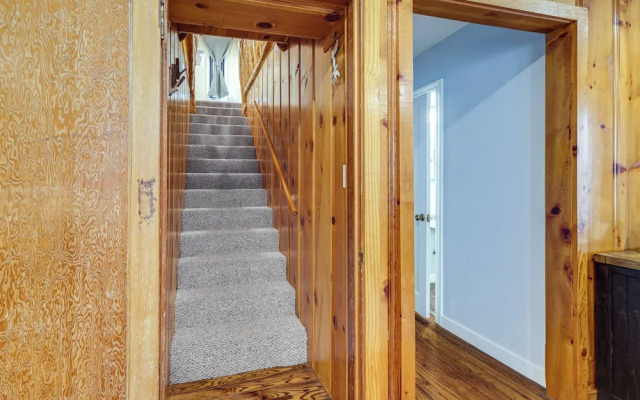 California Mountain Cabin w/ Lake Access & Deck!