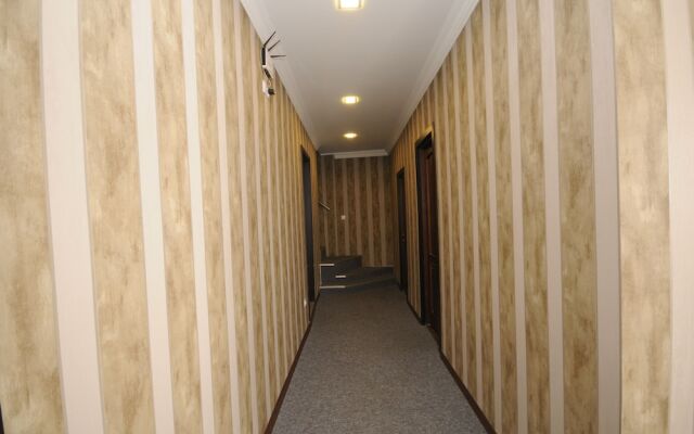 Hotel 7 Rooms