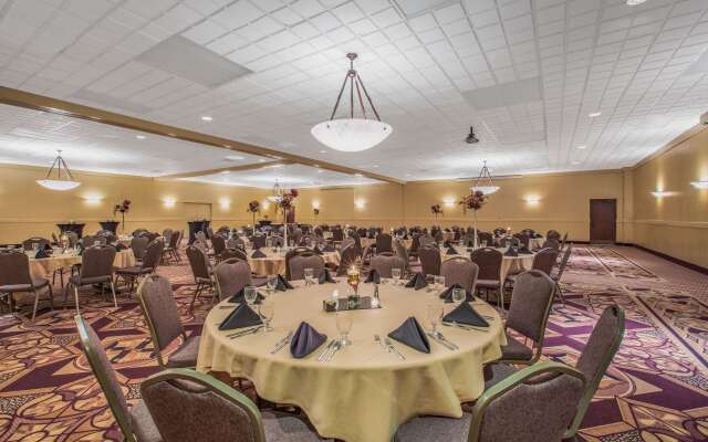 Ramada by Wyndham Midtown Grand Island