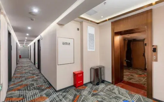 Yushe Apartment (Guangzhou Tachigang Subway Station)