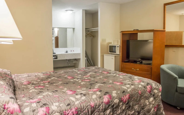 Econo Lodge Edmonton South