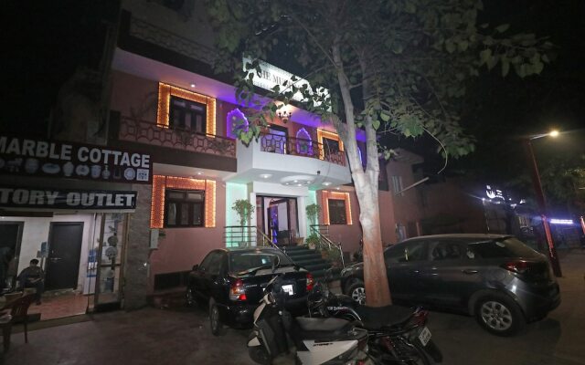 OYO 25115 Hotel Mughal Grand