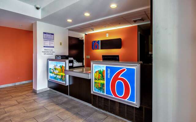 Motel 6 Allentown, PA