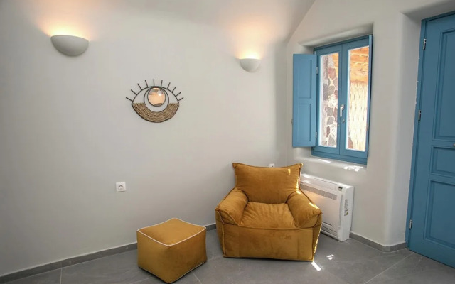 Notis Villa