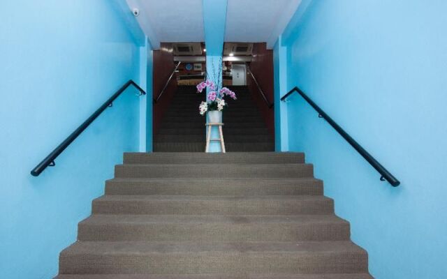 OYO 881 Bintang Square Hotel