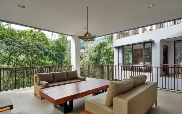 Radiance Hill View 10BR Villa with a Private heated swimming Pool