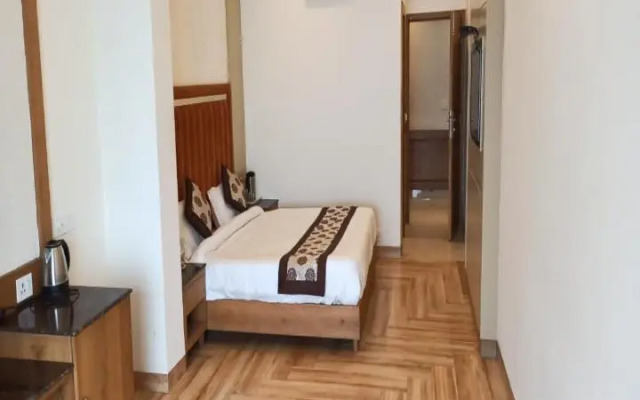 Luxury Inn by Stotrak Hotels