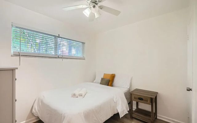 Amazing 2BR walking distance to Beach
