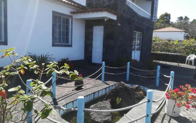 Alojamentos "A Buraca"