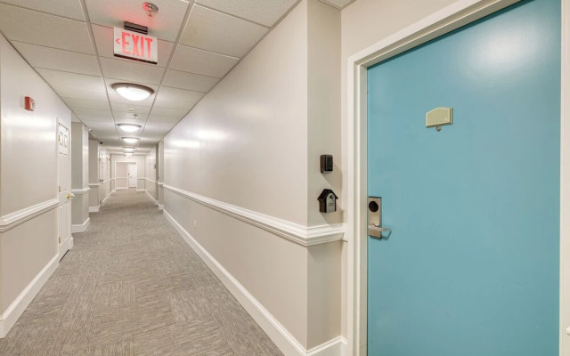 Balcony & Serene Views: Cozy Condo in Huddleston!