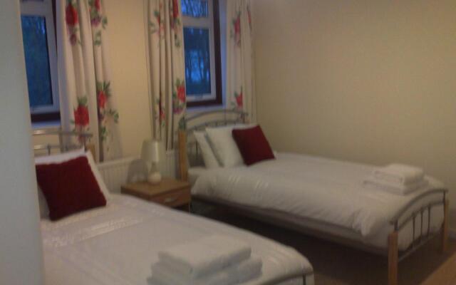 Clover Holidays - Leslie House
