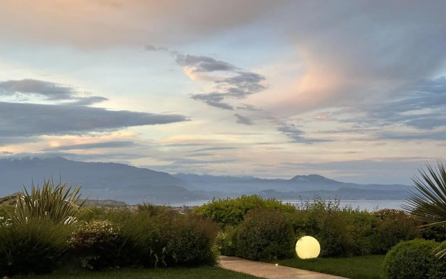 Garda Lake Luxury Life