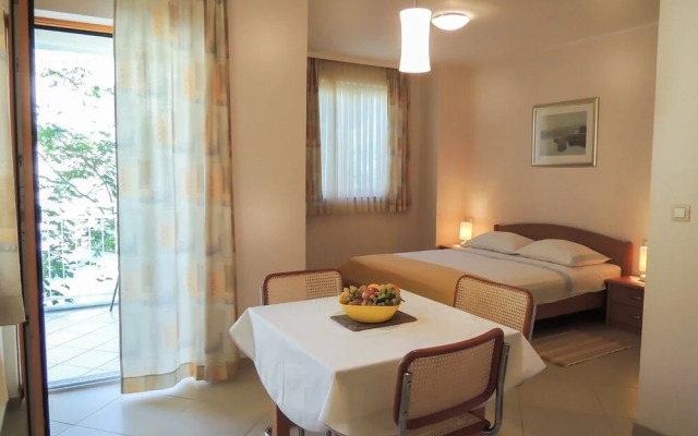 Smilja - 150 m From Pebble Beach - SA3