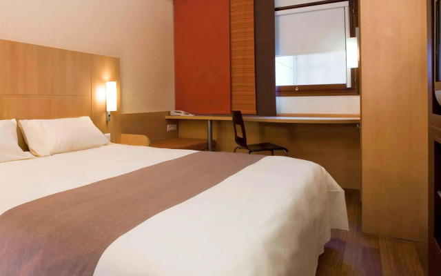 Ibis Lanzhou Zhangye Road Xiguang Metro Stat