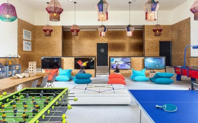 Ocean Riviera Paradise -Daisy Family Club