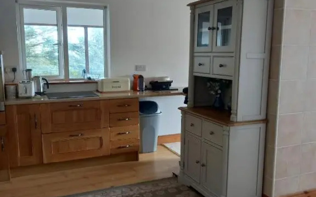 Two Bed Bungalow with Sunroom And Stunning Views