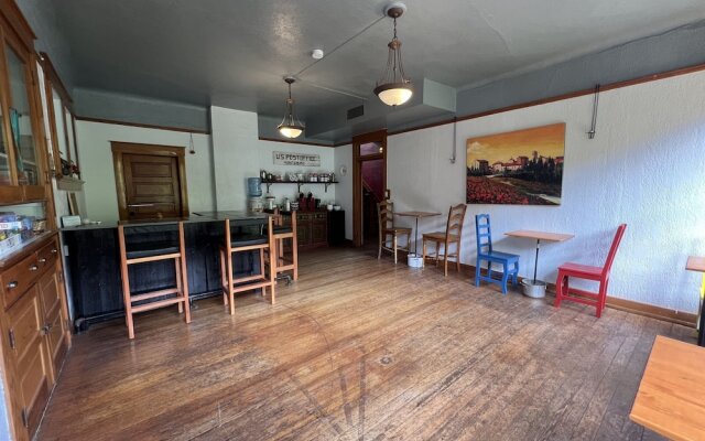 The Oliver House - Adults Only