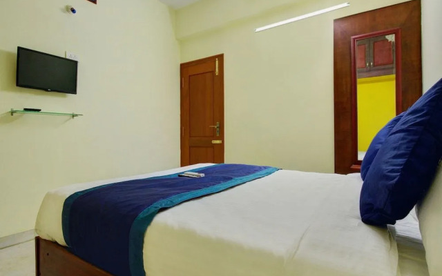 OYO 15427 Hotel Apple Grand
