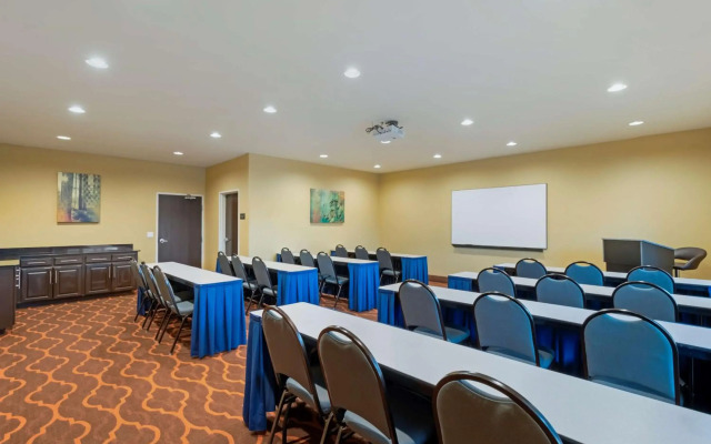 Best Western Plus DFW Airport Suites