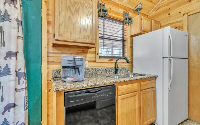 The Honeysuckle 2 Bedroom Cabin by Redawning