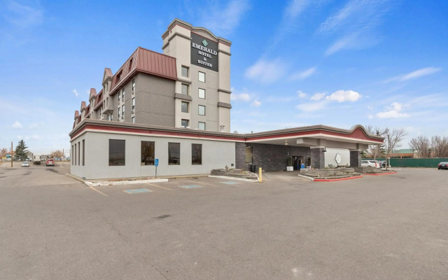 Emerald Hotel & Suites