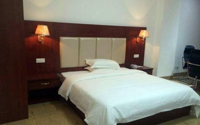 Lianjiang Yue Guang Business Hotel