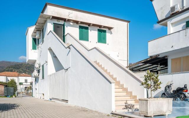 Quaint Apartment in Policastro Bussentino near Sea