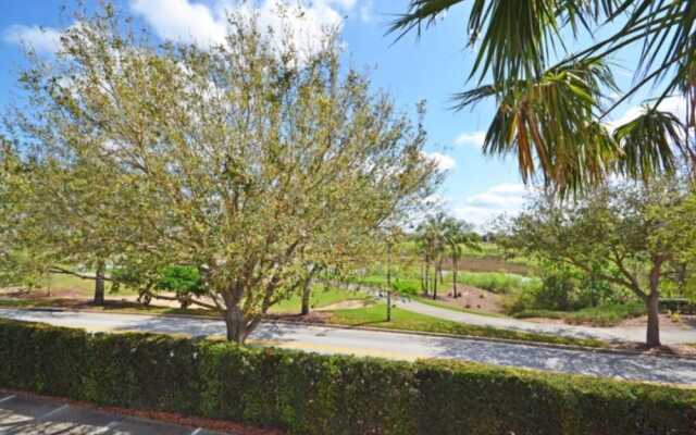 Reunion Retreat 3 Bedroom Home by RedAwning