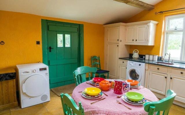 Idyllic Country Suite