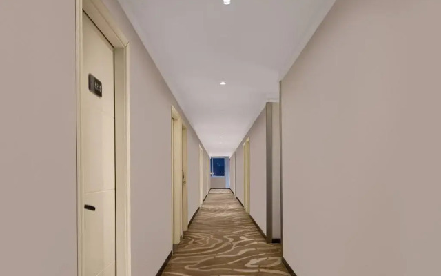 Kaiserdom Hotel Airport Branch