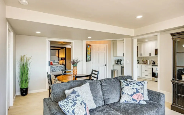 Puget Sound Views: Des Moines Apt w/ Patio