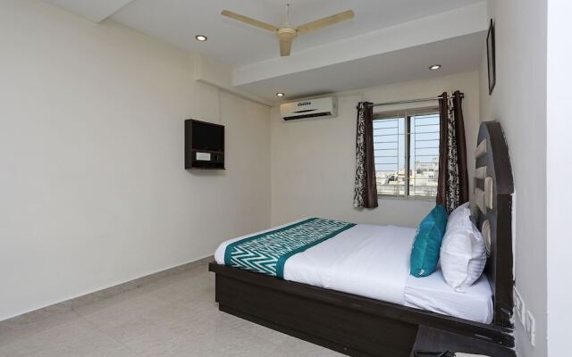 OYO 10188 Hotel DS Grand Inn