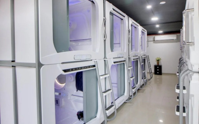 Hotel Astropods Airport, Mumbai