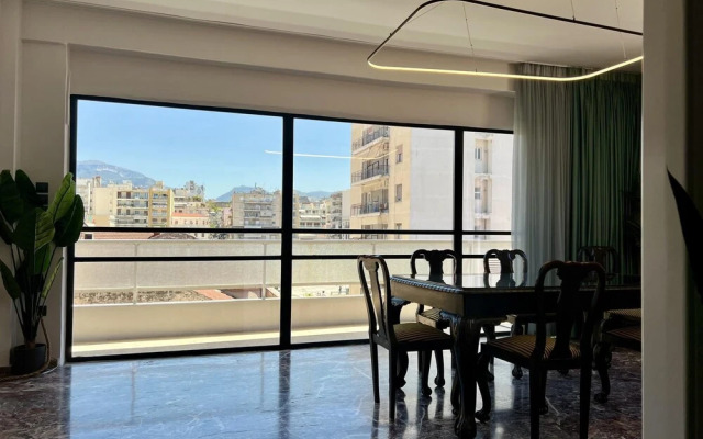 Happy Place Big Bright and Central Apartment