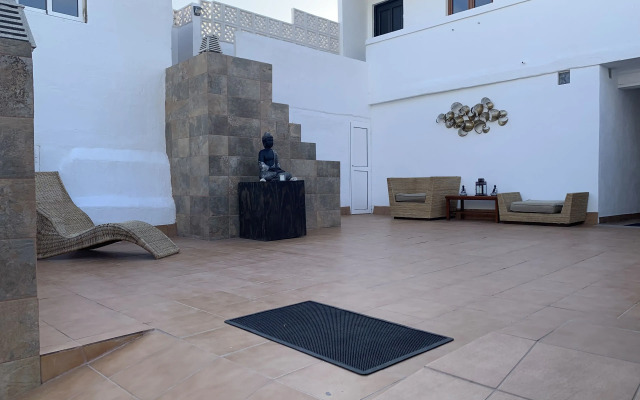 Valtisya House Pool & Airport