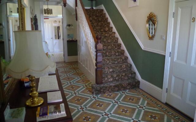 Varley House - Guest House