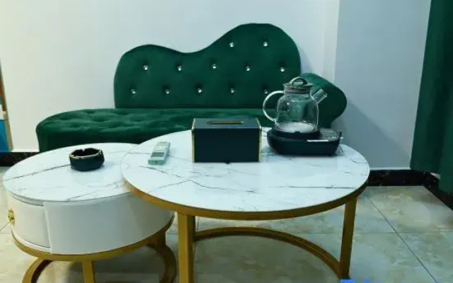 Zhuozhou Shangxuan Homestay (Diamond Plaza Junyue Plaza)