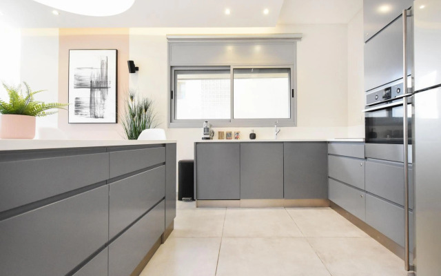 Pleasant 3BR in Carmelit 9 by HolyGuest