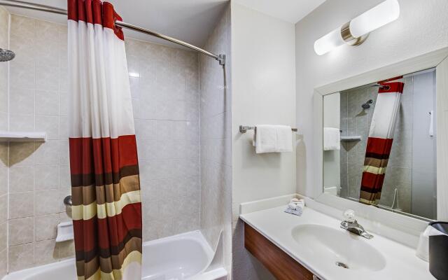 Ramada by Wyndham Medford Airport North