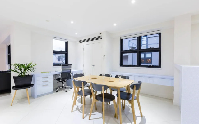 MADDISON, 3BDR Port Melbourne Apartment